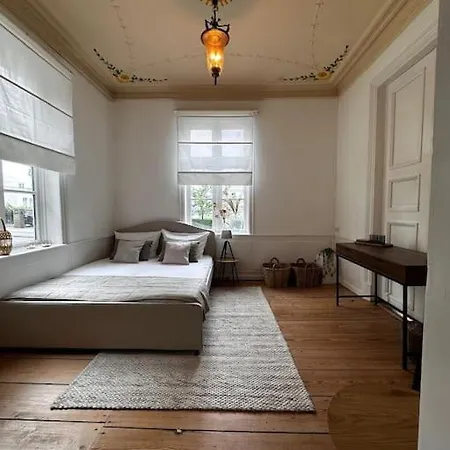 Privates Zimmer In Villa Mit Blick Auf Die Elbe Hamburg Exterior photo