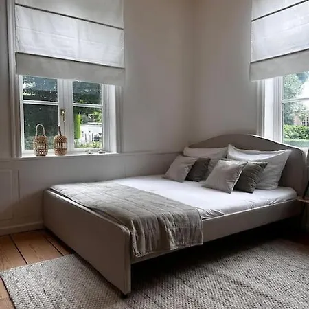 Privates Zimmer In Villa Mit Blick Auf Die Elbe Hamburg Exterior photo