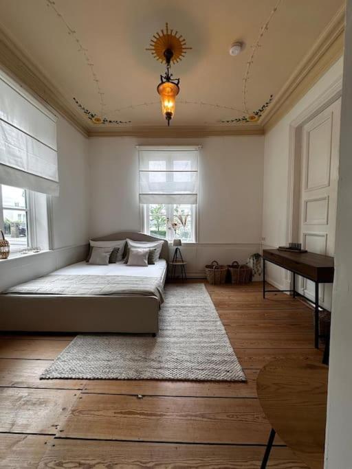 Appartement Privates In Mit Blick Auf Elbe Hambourg